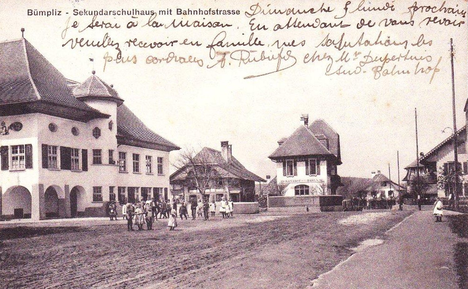Bild vergangener Tage vom Sekundarschulhaus in Bern Buempliz
