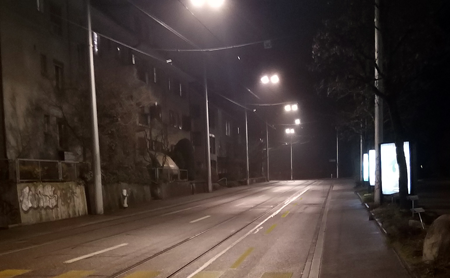 Die Bottigenstrasse in Bern Buempliz bei Nacht